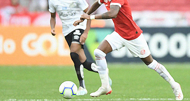 Internacional enfrenta o Santos nesta quinta-feira (13) pelo Campeonato Brasileiro